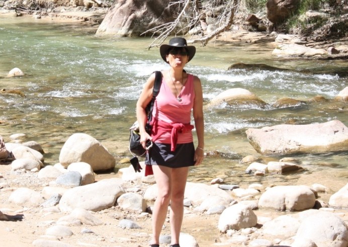 Mahgrit tires of the paparazzi